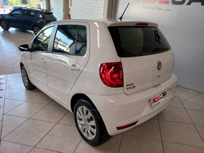 VOLKSWAGEN - FOX - 2012/2013 - Branca - Sob Consulta