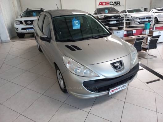 PEUGEOT - 207 - 2010/2010 - Prata - R$ 22.000,00