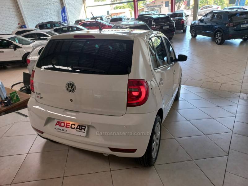 VOLKSWAGEN - FOX - 2012/2013 - Branca - Sob Consulta